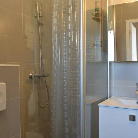 Lejlighed Appt 2p Cab. 4 Pers Avec Piscine Et Parking - Fr-1-229d-92 Fleury (Aude)